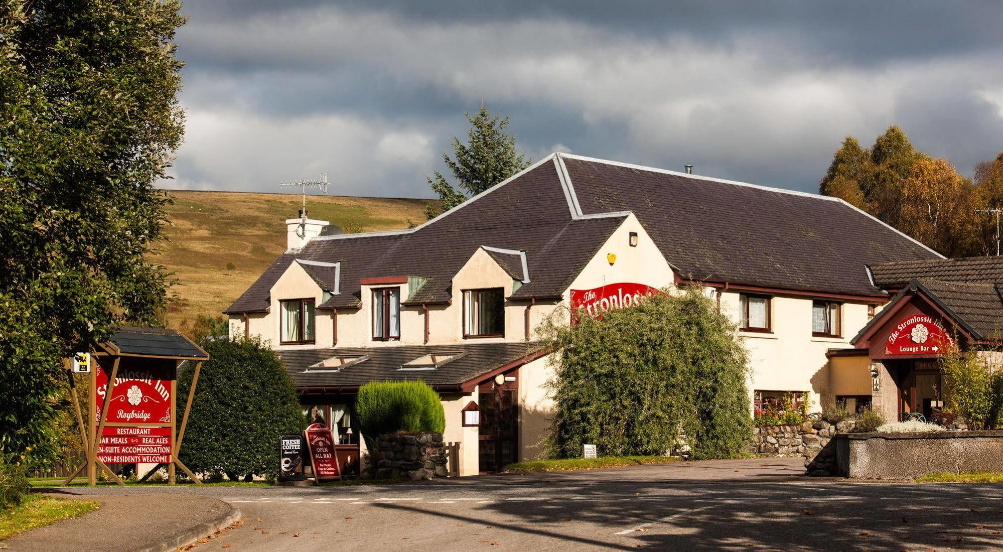 The Stronlossit Inn Fort William Exterior foto