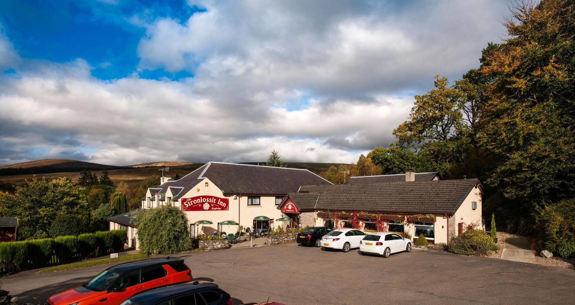 The Stronlossit Inn Fort William Exterior foto